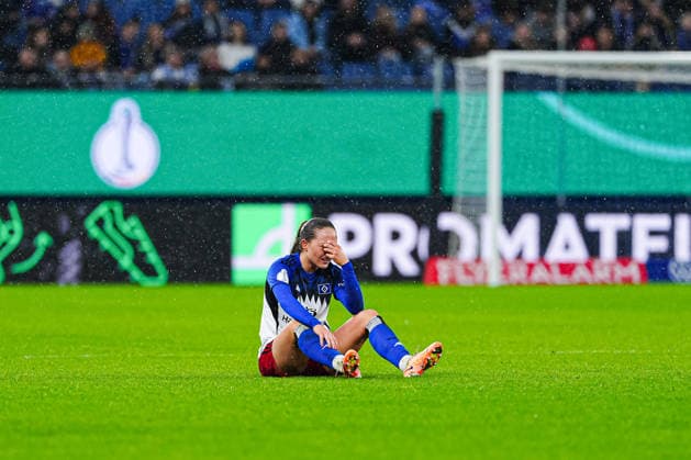 Injury Camilla Lindberg Hamburger SV, 47 GER, Hamburger SV vs FC Bayern Munich, Women, Football, DFB Cup, Quarter-final, 2025 2026 season, 11 03 2026 GER, Hamburger SV vs FC Bayern Munich, Women, Football, DFB Cup, Quarter-final, 2025 2026 season, 11 03 2026 Hamburg Copyright: xEibner-Pressefoto MarcelxvonxFehrnx EP_MFN