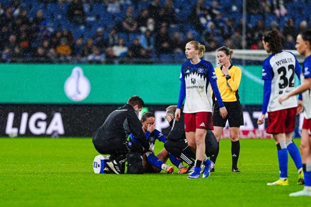 Injury Camilla Lindberg Hamburger SV, 47 GER, Hamburger SV vs FC Bayern Munich, Women, Football, DFB Cup, Quarter-final, 2025 2026 season, 11 03 2026 GER, Hamburger SV vs FC Bayern Munich, Women, Football, DFB Cup, Quarter-final, 2025 2026 season, 11 03 2026 Hamburg Copyright: xEibner-Pressefoto MarcelxvonxFehrnx EP_MFN