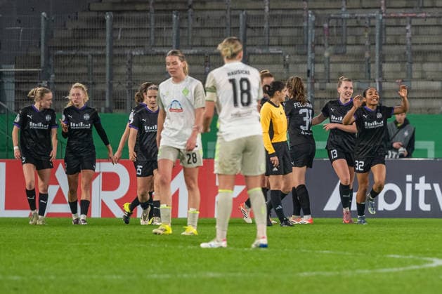 Ella Touon SGS Essen, 32 celebrates her goal for 1 0 SGS Essen vs SV Werder Bremen, Football, DFB Pokal Frauen, Viertelfinale, Saison 2025 2026, 11 03 2026 DFL DFB Regulations prohibit any use of Photographs as image sequences and or Quasivideo SGS Essen vs SV Werder Bremen, Football, DFB Pokal Frauen, Viertelfinale, Saison 2025 2026, 11 03 2026 Essen Copyright: xEibner-Pressefoto ThomasxHaeslerx EP_THR