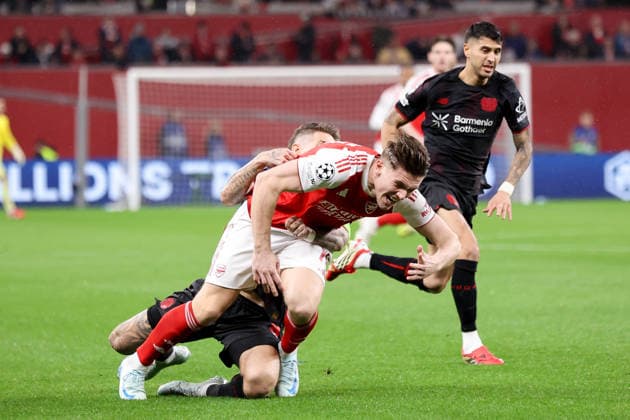 duel between Viktor Gyokeres Arsenal London and Robert Andrich Bayer Leverkusen GER, Bayer Leverkusen vs Arsenal London, Football, Champions League, Round of 16, 2025 2026 season, 11 03 2026 DFL REGULATIONS PROHIBIT ANY USE OF PHOTOGRAPHS AS IMAGE SEQUENCES AND OR QUASI VIDEO GER, Bayer Leverkusen vs Arsenal London, Football, Champions League, Round of 16, 2025 2026 season, 11 03 2026 Leverkusen Copyright: xEibner-Pressefoto FrankxZeisingx EP_FZG