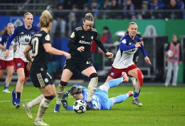 11 03 2026, xcex, GER, Hamburg, Volksparkstadion, Frauenfussball, DFB Pokal der Frauen, Saison 2025 2026, Viertelfinale, HSV, FCB, Hamburger SV Frauen FC Bayern Muenchen, Franziska Kett FCB trifft zum 2 0, Torschuss, Tor, Torjubel FC Bayern Muenchen, Goal celebration DFL regulations prohibit any use of photographs as image sequences and or quasi video