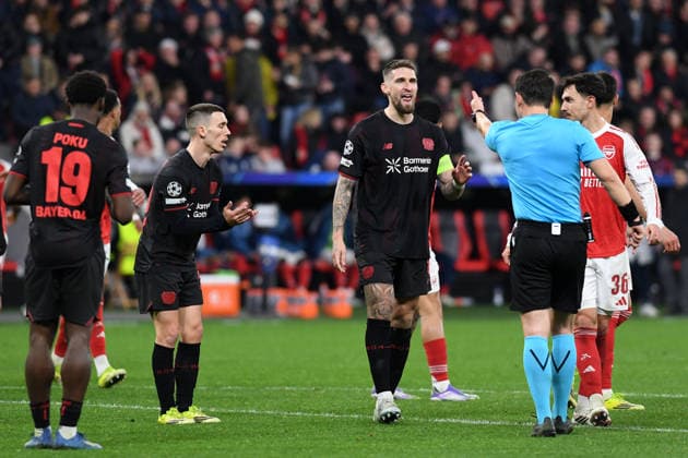 Robert Andrich Bayer 04 Leverkusen and Referee Referee Umut Meler TUR gestures, gestures during the UEFA Champions League 2025 26, Round of 16, First Leg, match between Bayer 04 Leverkusen and FC Arsenal, BayArena on March 11, 2026 in Leverkusen, Germany, Germany Photo by Ralf Treese DeFodi Images Robert Andrich Bayer 04 Leverkusen and Referee Referee Umut Meler TUR gestures during the UEFA Champions League 2025 26 Round of 16, First Leg, match between Bayer 04 Leverkusen and FC Arsenal at BayArena on February 24, 2026 in Leverkusen, Germany Photo by Ralf Treese DeFodi Images