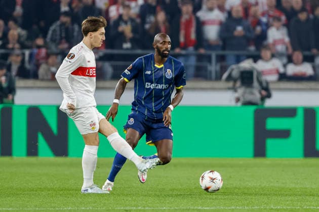 Angelo Stiller VfB Stuttgart, 06 and Seko Fofana FC Porto, 42 in the battle for the ball , Germany, Football, UEFA Europa League, Round of 16, 2025 2026, VfB Stuttgart vs FC Porto, 12 03 2026, Stuttgart Arena Stuttgart Germany Copyright: xGrantxHubbsx