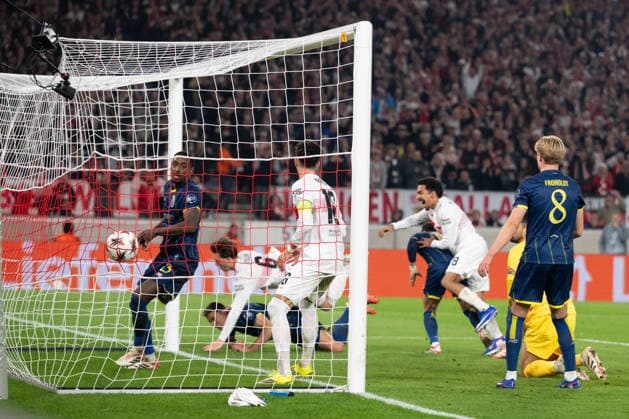 Disallowed goal by Angelo Stiller VfB Stuttgart, 06 Handball GER, VfB Stuttgart vs FC Porto, Football, UEFA Europa League, Men, Round of 16, First leg, Match time 2025 2026, 13 03 2026, GER, VfB Stuttgart vs FC Porto, Football, UEFA Europa League, Men, Round of 16, First leg, Match time 2025 2026, 13 03 2026 Stuttgart Copyright: xEibner-Pressefoto WolfgangxFrankx EP_WFK