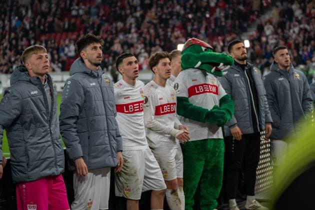 from left to right Florian Hellstern VfB Stuttgart, 44 , Atakan Karazor VfB Stuttgart, 16 , Bilal El Khannouss VfB Stuttgart, 11 , Angelo Stiller VfB Stuttgart, 06 , Mascot Fritzle, Fabian Bredlow VfB Stuttgart, 01 and Ermedin Demirovic VfB Stuttgart, 09 , VfB Stuttgart vs FC Porto, Football, Europa League, Round of 16, First leg, 12 03 2026 Stuttgart Baden Wuerttemberg Germany Copyright: xkolbert-press PhilipxZieglerx
