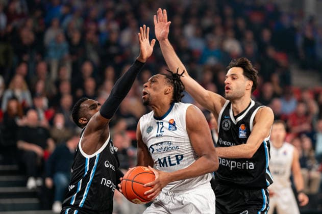 Osaro Rich Veolia Towers Hamburg, 03 , Osun Osunniyi MLP Academics Heidelberg, 12 , Benedikt Turudic Veolia Towers Hamburg, 44 , GER, Veolia Towers Hamburg vs MLP Academics Heidelberg, Basketball, Bundesliga, Matchday 24, Season 2025 2026, 13 03 2026 GER, Veolia Towers Hamburg vs MLP Academics Heidelberg, Basketball, Bundesliga, Matchday 24, Season 2025 2026, 13 03 2026 Hamburg Copyright: xEibner-Pressefoto MaxxVincenx EP_MVN