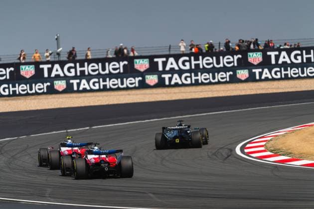 Formula 1 Heineken Chinese Grand Prix 2026 Levi Erb OVERTAKE MAXPPP - Shanghai 14 03 2026 44 HAMILTON Lewis (gbr), Scuderia Ferrari HP, action 16 LECLERC Charles (mon), Scuderia Ferrari HP, action 63 RUSSELL George (gbr), Mercedes-AMG PETRONAS Formula One Team, action at the Formula 1 Heineken Chinese Grand Prix 2026, the 2nd round of the 2026 FIA Formula 1 World Championship, WM, Weltmeisterschaft at the Shanghai International Circuit in Shanghai, China, from 12 to 15 March 2026 Shanghai Shanghai International Circuit China Copyright: xOVERTAKE MAXPPPxLevixErbx OVT202603145326 OVT202603145326