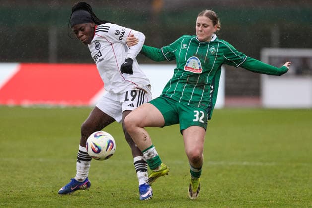 from left Nicole Anyomi Eintracht Frankfurt, 19 and Sarah Gutmann SV Werder Bremen, 32 in a duel, dynamic, action, action, game scene, THE DFB REGULATIONS PROHIBIT ANY USE OF PHOTOGRAPHS AS IMAGE SEQUENCES AND OR QUASI VIDEO , 14 03 2026, Bremen Germany , Football, Google Pixel Womens Bundesliga, SV Werder Bremen Eintracht Frankfurt xobx