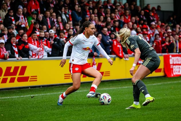 Lisa Baum RB Leipzig Women, 11 on the ball, duel, fight against Judith Steinert 1 FC Union Berlin Women, 17 , RB Leipzig Women vs 1 FC Union Berlin Women, Football, Google Pixel Women Bundesliga, Matchday 20, Season 2025 2026, 14 03 2026 ,¨ DFL REGULATIONS PROHIBIT ANY USE OF PHOTOGRAPHS AS IMAGE SEQUENCES AND OR QUASI VIDEO,¨ RB Leipzig Women vs 1 FC Union Berlin Women, Football, Google Pixel Women Bundesliga, 20 Matchday, Season 2025 2026, 14 03 2026 Leipzig Copyright: xEibner-Pressefoto LauraxRoemerx EP_LRR