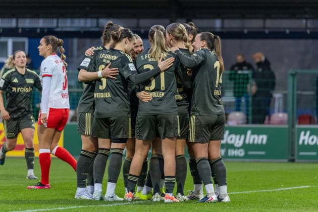 Germany, Google Pixel Womens Bundesliga, Season 2025 2026, Matchday 20, Training Center Cottaweg, RB Leipzig vs 1 FC Union Berlin, Goal celebration after the goal to 2 2 for 1 FC Union Berlin, Pawollek Tanja 1 FC Union Berlin, 31 , Eurlings Hannah 1 FC Union Berlin, 14 , Weidauer Sophie 1 FC Union Berlin, 9 , Orschmann Dina 1 FC Union Berlin, 11 , Weiß Anna 1 FC Union Berlin, 21 Copyright: xMichellexLukax