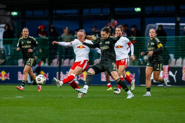 Lou Ann Joly RB Leipzig Women, 06 duel, duel, fight Sophie Weidauer 1 FC Union Berlin Women, 09 on the ball, RB Leipzig Women vs 1 FC Union Berlin Women, Football, Google Pixel Women Bundesliga, Matchday 20, Season 2025 2026, 14 03 2026 ,¨ DFL REGULATIONS PROHIBIT ANY USE OF PHOTOGRAPHS AS IMAGE SEQUENCES AND OR QUASI VIDEO,¨ RB Leipzig Frauen vs 1 FC Union Berlin Frauen, Fußball, Google Pixel Frauen Bundesliga, 20 Spieltag, Saison 2025 2026, 14 03 2026 Leipzig Copyright: xEibner-Pressefoto LauraxRoemerx EP_LRR