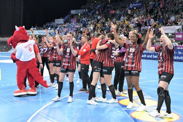 HSG Bensheim Auerbach celebrates the final with the fans Thueringer HC vs HSG Bensheim Auerbach, Handball, Women, DHB Pokal Haushahn Final 4, Semi-final, Season 2025 2026, 14 03 2026 Thueringer HC vs HSG Bensheim Auerbach, Handball, Women, DHB Pokal Haushahn Final 4, Semi-final, Season 2025 2026, 14 03 2026 Stuttgart Copyright: xEibner-Pressefoto TobiasxBaurx EP_TBR