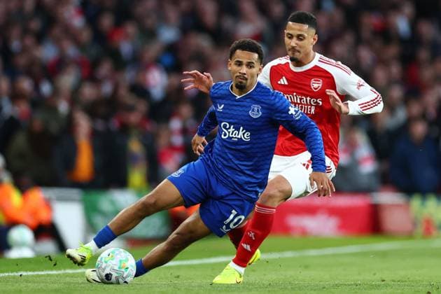 Iliman Ndiaye of Everton under pressure from William Saliba of Arsenal Arsenal v Everton, Premier League, Football, Emirates Stadium, London, UK - 14 Mar 2026London Emirates Stadium United Kingdom EDITORIAL USE ONLY No use with unauthorised audio, video, data, fixture lists, club league logos or live services. Online in-match use limited to 120 images, no video emulation. No use in betting, games or single club league player publications. Copyright: xSimonxDael Shutterstockx 16757237aa