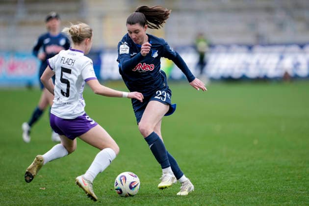 v li Paula Flach SGS, 5 , Chiara Hahn TSG, 23 , duel, duel, tackle, tackling, dynamics, action, action, 15 03 2026, Sinsheim Hoffenheim Germany , Football, Google Pixel Women Bundesliga, TSG 1899 Hoffenheim SGS Essen, DFB DFL REGULATIONS PROHIBIT ANY USE OF PHOTOGRAPHS AS IMAGE SEQUENCES AND OR QUASI VIDEO xozx