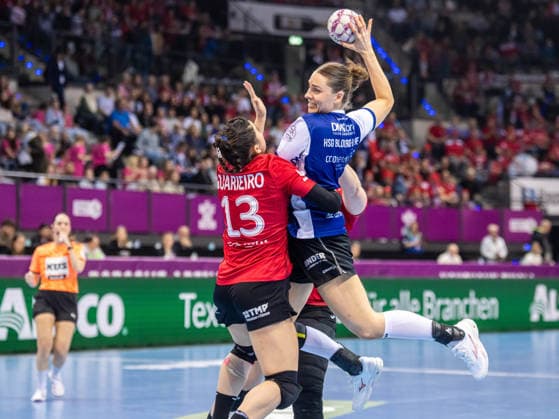 Andrea Jacobsen HSG Blomberg Lippe, 04 vs Giulia Guarieiro Thueringer HC, 13 , Thueringer HC vs HSG Blomberg Lippe, Handball, DHB Pokal Haushahn Final 4, Match for 3rd place, Match time 2025 2026, 15 03 2026 Thueringer HC vs HSG Blomberg Lippe, Handball, DHB Pokal Haushahn Final 4, Match for 3rd place, Match time 2025 2026, 15 03 2026 Stuttgart Copyright: xMichaelxSchmidt Eibner-Pressefotx EP_MST