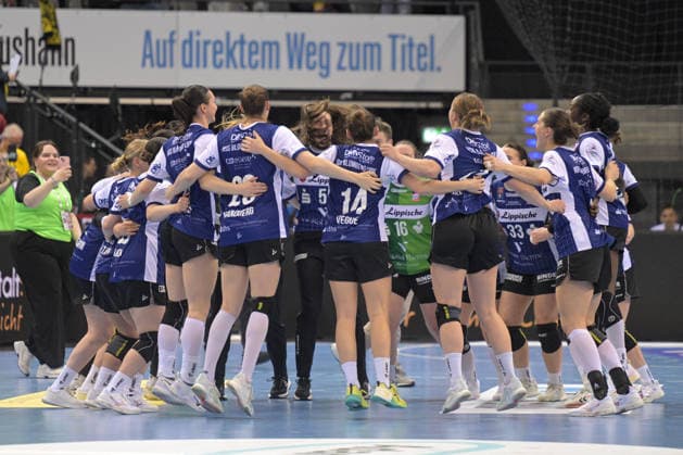 HSG Blomberg Lippe celebrates 3rd place in the DHB Pokal Haushahn Final 4 Thueringer HC vs HSG Blomberg Lippe, Handball, Women, DHB Pokal Haushahn Final 4, Match for 3rd place, 2025 2026 season, 15 03 2026 Thueringer HC vs HSG Blomberg Lippe, Handball, Women, DHB Pokal Haushahn Final 4, Match for 3rd place, 2025 2026 season, 15 03 2026 Stuttgart Copyright: xEibner-Pressefoto TobiasxBaurx EP_TBR