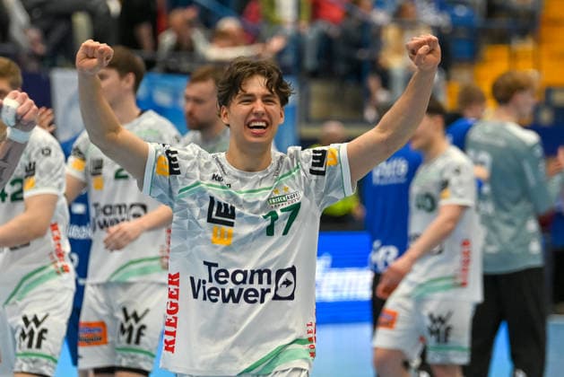 Tim Gossner Frisch Auf Goeppingen, 17 cheers TBV Lemgo Lippe vs Frisch Auf Goeppingen, Handball, 1 Bundesliga, 25 Matchday, Season 2025 2026, 15 03 2026, TBV Lemgo Lippe vs Frisch Auf Goeppingen, Handball, 1 Bundesliga, 25 Matchday, Season 2025 2026, 15 03 2026 Lemgo Copyright: xEibner-Pressefoto RobertxGertzenx EP_RGN