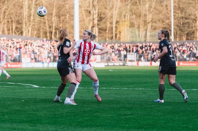 Glodis Perla Viggosdottir FC Bayern Muenchen, 04 in duel with Sandra Maria Jessen 1 FC Cologne, 06 1 FC Cologne vs FC Bayern Munich, Football, Google Pixel Womens Bundesliga, Matchday 20, Season 2025 26, 15 03 2026, 1 FC Cologne vs FC Bayern Munich, Football, Google Pixel Womens Bundesliga, Matchday 20, Season 2025 26, 13 03 2026 Cologne Copyright: xEibner-Pressefoto LukasxBaldygax EP_LBA