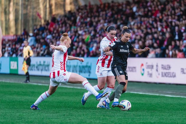 Laura Vogt 1 FC Koeln, 08 , Amelie Bohnen 1 FC Koeln, 15 in duel with Arianna Caruso FC Bayern Muenchen, 27 1 FC Köln vs FC Bayern München, Football, Google Pixel Womens Bundesliga, Matchday 20, Season 2025 26, 15 03 2026, 1 FC Köln vs FC Bayern München, Football, Google Pixel Womens Bundesliga, Matchday 20, Season 2025 26, 13 03 2026 Köln Copyright: xEibner-Pressefoto LukasxBaldygax EP_LBA