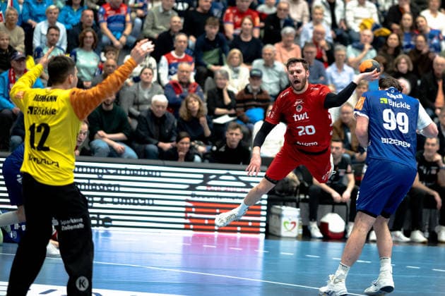 Alexander Falk, Eulen Ludwigshafen, 20 , against Benedek Nagy HBW Balingen Weilstetten, 12, Goalkeeper HBW Balingen Weilstetten vs Eulen Ludwigshafen, Handball, 2 Bundesliga, Matchday 24, Season 2025 2026, 15 03 2026 Eibner Pressefoto Andreas Ulmer HBW Balingen Weilstetten vs Eulen Ludwigshafen, Handball, 2 Bundesliga, Matchday 24, Season 2025 2026, 15 03 2026 Balingen Copyright: xEibner-Pressefoto AndreasxUlmerx EP_AUR