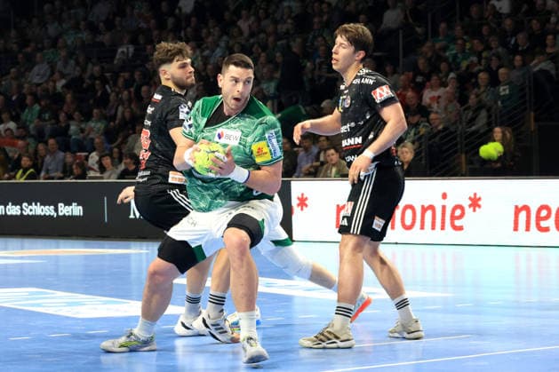 DEU, DHB, 1 HBL, Fuechse Berlin vs Erlangen, 15 03 2026, Max Schmeling Halle, Berlin, DEU, DHB, 1 HBL, Fuechse Berlin vs Erlangen, in the picture Mijajlo Marsenic Fuechse Berlin 93 , Florian Scheerer Erlangen 10 , Tobias Buck Erlangen 39 nordphotoxGmbHx xEngler nph00076