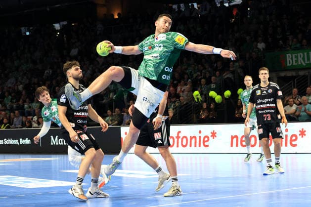 DEU, DHB, 1 HBL, Fuechse Berlin vs Erlangen, 15 03 2026, Max Schmeling Halle, Berlin, DEU, DHB, 1 HBL, Fuechse Berlin vs Erlangen, in the picture Mijajlo Marsenic Fuechse Berlin 93 , Florian Scheerer Erlangen 10 , Tobias Buck Erlangen 39 nordphotoxGmbHx xEngler nph00076