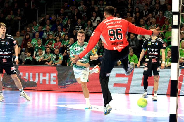 DEU, DHB, 1 HBL, Fuechse Berlin vs Erlangen, 15 03 2026, Max Schmeling Halle, Berlin, DEU, DHB, 1 HBL, Fuechse Berlin vs Erlangen, in the picture Tim Freihoefer Fuechse Berlin 19 , Khalifa Ghedbane Erlangen 96 nordphotoxGmbHx xEngler nph00076