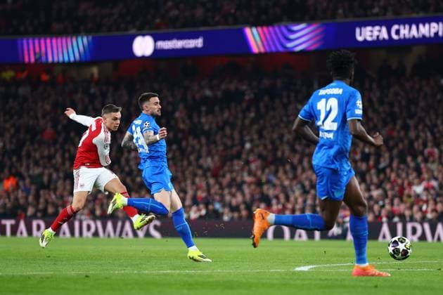 Leandro Trossard of Arsenal with a shot on goal Arsenal v Bayer 04 Leverkusen, UEFA Champions League, Round of 16, Second Leg, Football, Emirates Stadium, London, UK - 17 Mar 2026London Emirates Stadium United Kingdom EDITORIAL USE ONLY No use with unauthorised audio, video, data, fixture lists, club league logos or live services. Online in-match use limited to 120 images, no video emulation. No use in betting, games or single club league player publications. Copyright: xSimonxDael Shutterstockx 16776376q