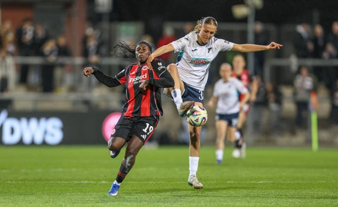 GER, Frankfurt, Eintracht Frankfurt vs TSG Hoffenheim, Google Pixel Bundesliga, Football, DFB, Season 2025 2026, Stadion am Brentanobad, 15 Matchday in picture f l Nicole Anyomi Eintracht Frankfurt Women 19 , Svenja Vöhringer TSG Hoffenheim Women 34 , Duel DFB DFL REGULATIONS PROHIBIT ANY USE OF PHOTOGRAPHS AS IMAGE SEQUENCES AND OR QUASI VIDEO, 18 03 2026 Copyright: HMBxMedia HendrikxHamelau