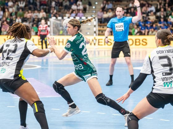 Sina Ehmann Frisch Auf Women, 22 with speed on the ball, Frisch Auf Goeppingen vs Borussia Dortmund, Handball, 1 Bundesliga, Season 2025 2026, 18 03 2026 Frisch Auf Goeppingen vs Borussia Dortmund, Handball, 1 Bundesliga, Season 2025 2026, 18 03 2026 Goeppingen Copyright: xMichaelxSchmidt Eibner-Pressefotx EP_MST