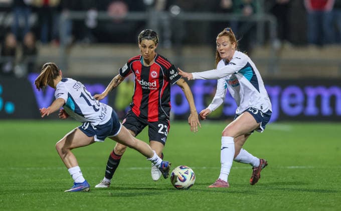 iGER, Frankfurt, Eintracht Frankfurt vs TSG Hoffenheim, Google Pixel Bundesliga, Football, DFB, Season 2025 2026, Stadion am Brentanobad, 15 Matchday in picture f l Marie Steiner TSG Hoffenheim Women 19 , Sara Doorsoun Eintracht Frankfurt Women 23 , Nikà e van Dijk TSG Hoffenheim Women 25 DFB DFL REGULATIONS PROHIBIT ANY USE OF PHOTOGRAPHS AS IMAGE SEQUENCES AND OR QUASI VIDEO, 18 03 2026 Copyright: HMBxMedia HendrikxHamelau