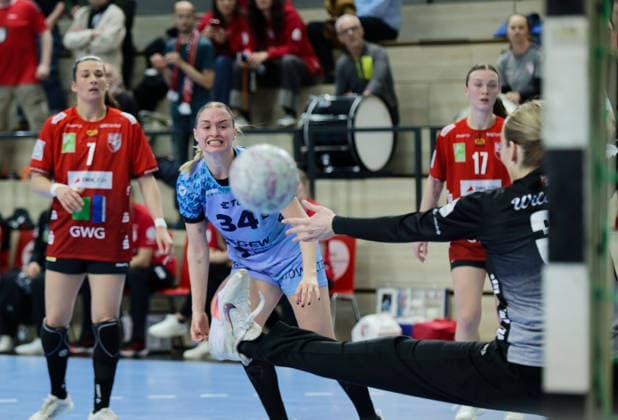 Engelina Alida Corona Molenaar Halle, 7 , Mia Ziercke Flames, 34 , Goalkeeper Sofie Kruggel Halle, 31 , SV Union Halle Neustadt vs HSG Bensheim Auerbach, Alsco Handball Bundesliga Frauen, Saison 2025 26, 20 Spieltag, 18 03 2026 Halle SWH Arena Sachsen Anhalt Germany