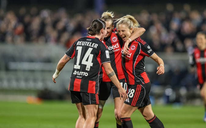 GER, Frankfurt, Eintracht Frankfurt vs TSG Hoffenheim, Google Pixel Bundesliga, Football, DFB, Season 2025 2026, Stadion am Brentanobad, 15 Matchday in picture Rebecka Blomqvist Eintracht Frankfurt Women 28 scores the 2 0, goal, cheers and joy, emotions, Geraldine Reuteler Eintracht Frankfurt Women 14 , Laura Freigang Eintracht Frankfurt Women 10 DFB DFL REGULATIONS PROHIBIT ANY USE OF PHOTOGRAPHS AS IMAGE SEQUENCES AND OR QUASI VIDEO, 18 03 2026 Copyright: HMBxMedia HendrikxHamelau