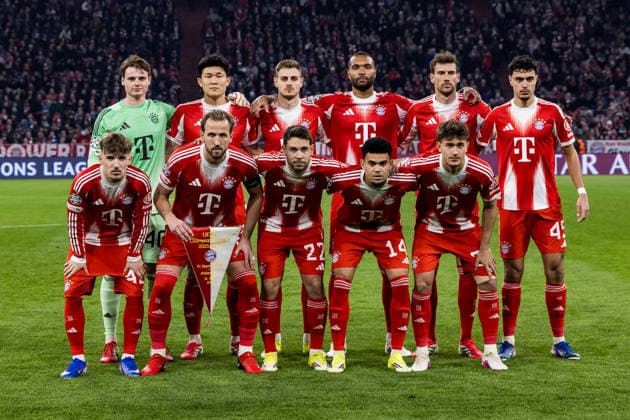 MUNICH GERMANY - MARCH 18: Team photo of FC Bayern Muenchen before the UEFA Champions League match between FC Bayern Muenchen vs. Atalanta Bergamo at Allianz Arena at Round of 16 match of the UEFA Champions League on March 18, 2026 in Munich, Germany. Back row: Jonas Urbig (FC Bayern Muenchen, 40), Min-Jae Kim (FC Bayern Muenchen, 3), Josip Stanisic (FC Bayern Muenchen, 44), Jonathan Tah (FC Bayern Muenchen, 4), Leon Goretzka (FC Bayern Muenchen, 8), Aleksandar Pavlovic (FC Bayern Muenchen, 45) Front row: Lennart Karl (FC Bayern Muenchen, 42), Harry Kane (FC Bayern Muenchen, 9), Raphael Guerreiro (FC Bayern Muenchen, 22), Luis Diaz (FC Bayern Muenchen, 14), Tom Bischof (FC Bayern Muenchen, 20) Bavaria Germany Copyright: xSteffiexWunderlx