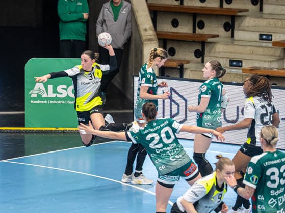 Kelly Vollebregt Borussia Dortmund, 31 jumps into the circle from outside, Frisch Auf Goeppingen vs Borussia Dortmund, Handball, 1 Bundesliga, Season 2025 2026, 18 03 2026 Frisch Auf Goeppingen vs Borussia Dortmund, Handball, 1 Bundesliga, Season 2025 2026, 18 03 2026 Goeppingen Copyright: xMichaelxSchmidt Eibner-Pressefotx EP_MST