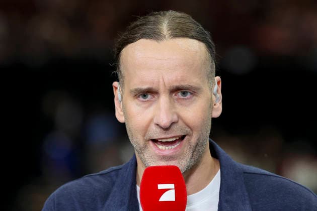 Expert Silvio Heinevetter ThSV Eisenach is holding a microphone from the Pro7 television channel, Handball International Friendly, Germany v Egypt, Westfalenhalle, March 19, 2026 in Dortmund, Germany Photo by Marco Steinbrenner DeFodi Images Expert Silvio Heinevetter ThSV Eisenach is holding a microphone from the Pro7 television channel, Handball International Friendly, Germany v Egypt, Westfalenhalle, March 19, 2026 in Dortmund, Germany Photo by Marco Steinbrenner DeFodi Images