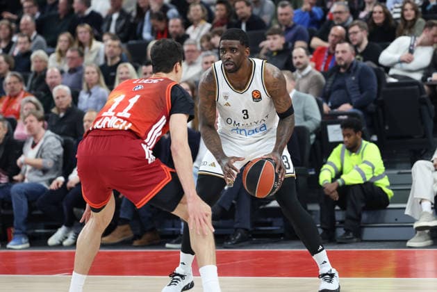 Dwayne Bacon Dubai Basketball, 03 with Vladimir Lucic FC Bayern Basketball, 11 , GER, FC Bayern Basketball vs Dubai Basketball, Basketball, Euroleague, 32 Matchday, Season 2025 2026, 19 03 2026, GER, FC Bayern Basketball vs Dubai Basketball, Basketball, Euroleague, 32 Matchday, Season 2025 2026, 19 03 2026 Munich Copyright: xEibner-Pressefoto JennixMaulx EP_JML