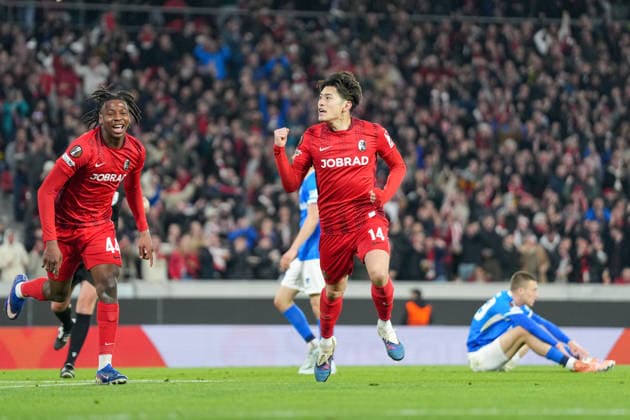 Yuito Suzuki SC Freiburg, 14 goal celebration, emotions, goal shot, finish, goal success, goal, goal , Germany, football, UEFA Europa League, round of 16, second leg, 2025 2026, SC Freiburg vs KRC Genk, 19 03 2026, Europa Park Stadion, Freiburg, Germany Freiburg Europa Park Stadion Baden Württemberg Germany Copyright: xArnexAmbergx