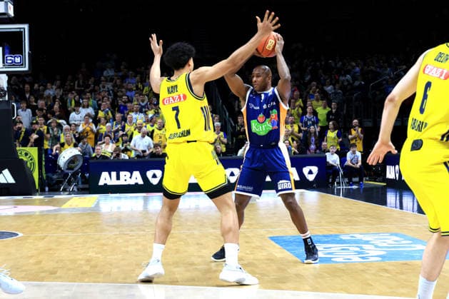 DEU, easyCredit BBL, ALBA vs Rostock Seawolves, 20 03 2026, Uber Arena, Berlin, DEU, easyCredit BBL, ALBA vs Rostock Seawolves, pictured Jack Kayil ALBA Berlin 7 , DeAndre Lansdowne Rostock Seawolves 9 nordphotoxGmbHx xEngler nph00076