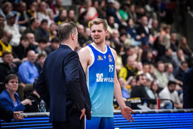 Till Pape Frankfurt Skyliners, 19 with Klaus Perwas Frankfurt Skyliners, Head Coach GER, MHP Riesen Ludwigsburg vs Skyliners Frankfurt, Basketball Bundesliga, easycredit BBL, 25 Matchday, Season 2025 2026, 20 03 2026 GER, MHP Riesen Ludwigsburg vs Skyliners Frankfurt, Basketball Bundesliga, easycredit BBL, 25 Matchday, Season 2025 2026, 20 03 2026 Ludwigsburg Copyright: xSandyxDinkelackerx EP_SDR