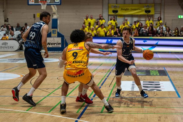 Aitor Julen Pickett Lazo VfL SparkassenStars Bochum, 99 , Tylan James Pope Bozic Estriche Knights Kirchheim, 09 , Lars Kamp VfL SparkassenStars Bochum, 07 , GER, Bozic Estriche Knights Kirchheim vs VfL SparkassenStars Bochum, BARMER 2 Basketball Bundesliga, 28 Matchday, Season 2025 2026, 21 03 2026 GER, Bozic Estriche Knights Kirchheim vs VfL SparkassenStars Bochum, BARMER 2 Basketball Bundesliga, 28 Matchday, Season 2025 2026, 21 03 2026 Kirchheim unter Teck Copyright: xEibner-Pressefoto SilasxKunzx EP_SKZ
