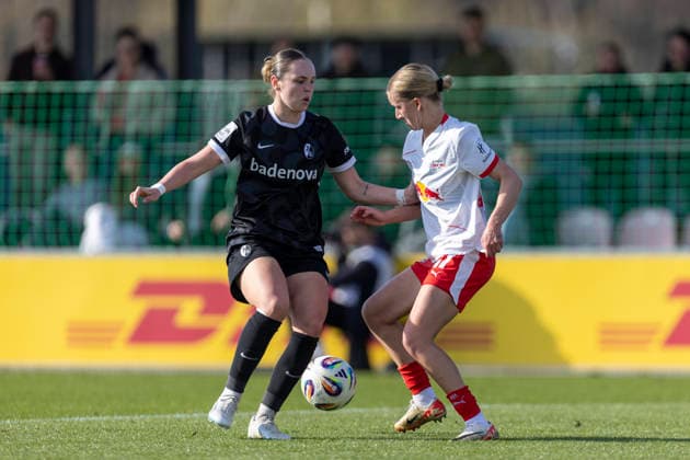GER, Leipzig, Soccer, Google Pixel Women Bundesliga, 21 Matchday, RB Leipzig vs SC Freiburg in the picture from l Alina Axtmann SC Freiburg 03 , Marlene Mueller RB Leipzig 27 , duel, 22 03 2025, RB Leipzig Training Academy Cottaweg Leipzig DFB REGULATIONS PROHIBIT ANY USE OF PHOTOGRAPHS AS IMAGE SEQUENCES AND OR QUASI VIDEO, Copyright: HMBxMedia PaulxFritz