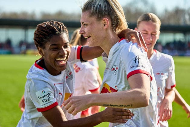 22 03 2026, GER, Womens soccer, BL, 2025 2026, RB Leipzig SC Freiburg Delice Boboy 17, RB Leipzig, left , Julia Landenberger 21, RB Leipzig , Matchwinners among themselves, Goal celebration Leipzig Training Center of the Red Bull Saxony Germany