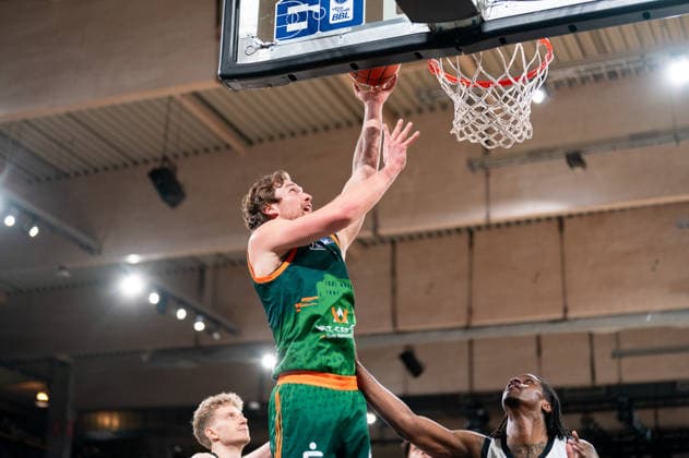 Marco Hollersbacher Gladiators Trier, 09 at the basket, GER, Veolia Towers Hamburg vs VET CONCEPT Gladiators Trier, Basketball, Bundesliga, Matchday 15, Season 2025 2026, 22 03 2026 GER, Veolia Towers Hamburg vs VET CONCEPT Gladiators Trier, Basketball, Bundesliga, Matchday 15, Season 2025 2026, 22 03 2026 Hamburg Copyright: xEibner-Pressefoto MaxxVincenx EP_MVN