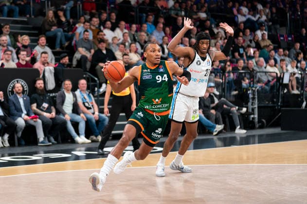 George King Gladiators Trier, 94 dribbling against Karl Gamble Veolia Towers Hamburg, 27 , GER, Veolia Towers Hamburg vs VET CONCEPT Gladiators Trier, Basketball, Bundesliga, Matchday 15, Season 2025 2026, 22 03 2026 GER, Veolia Towers Hamburg vs VET CONCEPT Gladiators Trier, Basketball, Bundesliga, Matchday 15, Season 2025 2026, 22 03 2026 Hamburg Copyright: xEibner-Pressefoto MaxxVincenx EP_MVN