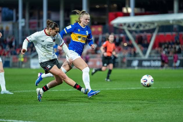 Carlotta Wamser Bayer 04 Leverkusen, 37 with shot on goal, Steffi Schmid FC Carl Zeiss Jena, 20 Bayer 04 Leverkusen vs FC Carl Zeiss Jena, Football, Google Pixel Womens Bundesliga, Matchday 21, Season 2025 26, 22 03 2026, Bayer 04 Leverkusen vs FC Carl Zeiss Jena, Football, Google Pixel Womens Bundesliga, Matchday 21, Season 2025 26, 22 03 2026 Leverkusen Copyright: xEibner-Pressefoto LukasxBaldygax EP_LBA