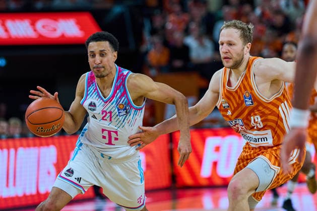 Joel Aminu Telecom Baskets Bonn, 21 , Christian Sengfelder ratiopharm ulm, 43 GER, ratiopharm ulm vs Telekom Baskets Bonn, Basketball, 25 Matchday, EasyCredit BBL, Season 2025 2026, 23 03 2026 GER, ratiopharm ulm vs Telekom Baskets Bonn, Basketball, 25 Matchday, EasyCredit BBL, Season 2025 2026, 23 03 2026 New Ulm Copyright: xEibner-Pressefoto GeraldxOelze-dexStoppanyx EP_ODS