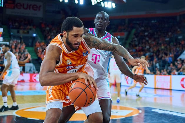 Joel Soriano ratiopharm ulm, 12 and Kur Jongkuch Telecom Baskets Bonn, 15 GER, ratiopharm ulm vs Telekom Baskets Bonn, Basketball, 25 Matchday, EasyCredit BBL, Season 2025 2026, 23 03 2026 GER, ratiopharm ulm vs Telekom Baskets Bonn, Basketball, 25 Matchday, EasyCredit BBL, Season 2025 2026, 23 03 2026 New Ulm Copyright: xEibner-Pressefoto GeraldxOelze-dexStoppanyx EP_ODS