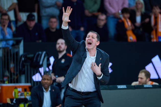 Ty Harrelson ratiopharm ulm, Head Coach announces, calls GER, ratiopharm ulm vs Telekom Baskets Bonn, Basketball, 25 Matchday, EasyCredit BBL, Season 2025 2026, 23 03 2026 GER, ratiopharm ulm vs Telekom Baskets Bonn, Basketball, 25 Matchday, EasyCredit BBL, Season 2025 2026, 23 03 2026 New Ulm Copyright: xEibner-Pressefoto GeraldxOelze-dexStoppanyx EP_ODS