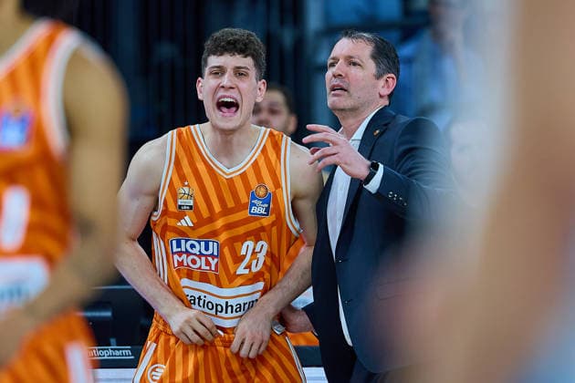 Diego Garavaglia ratiopharm ulm, 23 and Ty Harrelson ratiopharm ulm, Head Coach GER, ratiopharm ulm vs Telekom Baskets Bonn, Basketball, 25 Matchday, EasyCredit BBL, Season 2025 2026, 23 03 2026 GER, ratiopharm ulm vs Telekom Baskets Bonn, Basketball, 25 Matchday, EasyCredit BBL, Season 2025 2026, 23 03 2026 New Ulm Copyright: xEibner-Pressefoto GeraldxOelze-dexStoppanyx EP_ODS